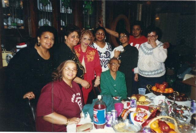 (black) Edna, Julia, Shelia, Kiesha, Lisa, Tony Rachell, Ramonia and Mother. 